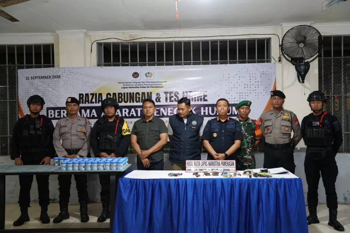 Lapas Narkotika Pamekasan Bersama Aparat Penegak Hukum Gelar Razia Blok Hunian dan Tes Urine, Hasil Seluruhnya Negatif