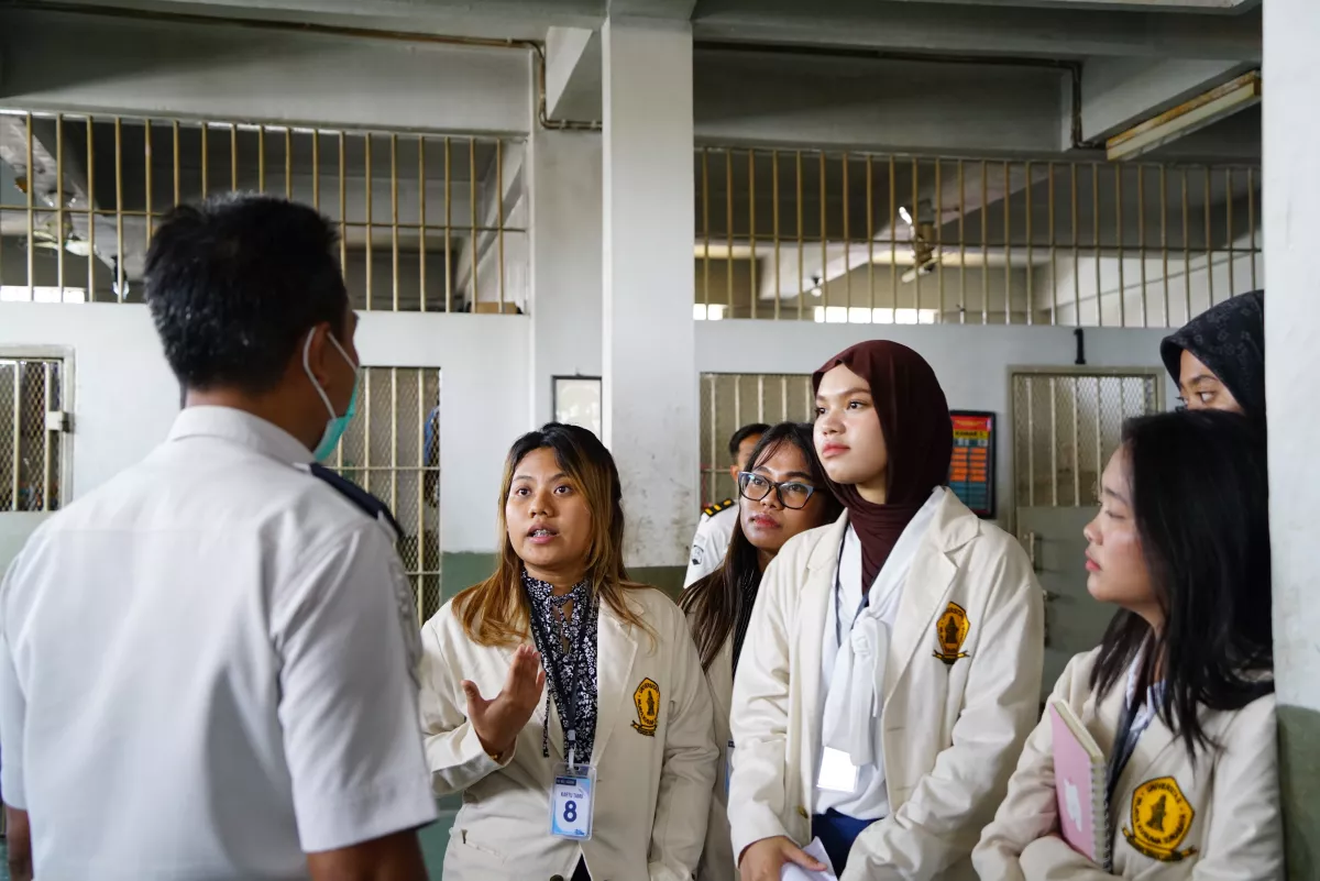 Intip Langsung Kehidupan di Balik Jeruji, 25 Mahasiswa Hukum Kunjungi Lapas Narkotika Pamekasan